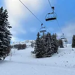 דירה Cosy For 5 Near Lift, Hameau D2