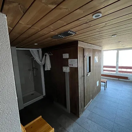 Cosy For 5 Near Lift, Hameau D2 アパート